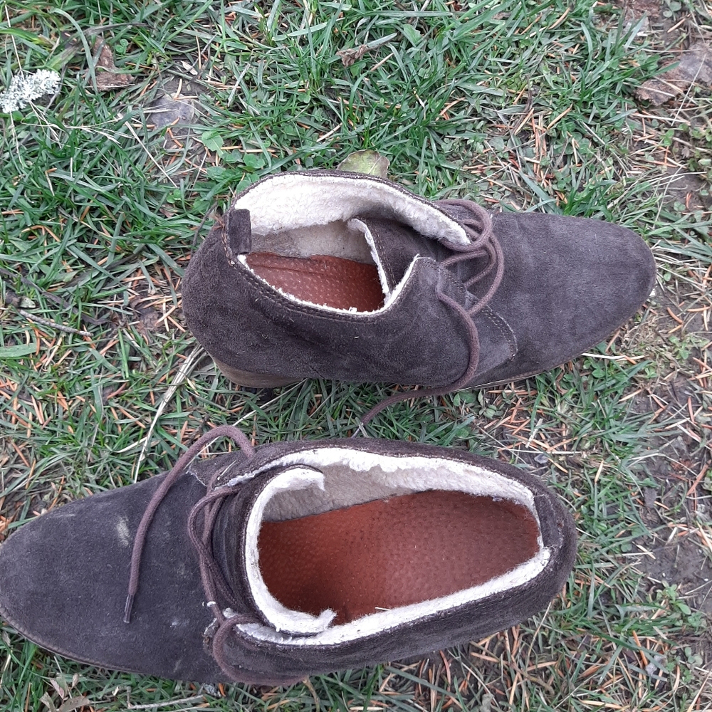 booties - Picture 2 of 3